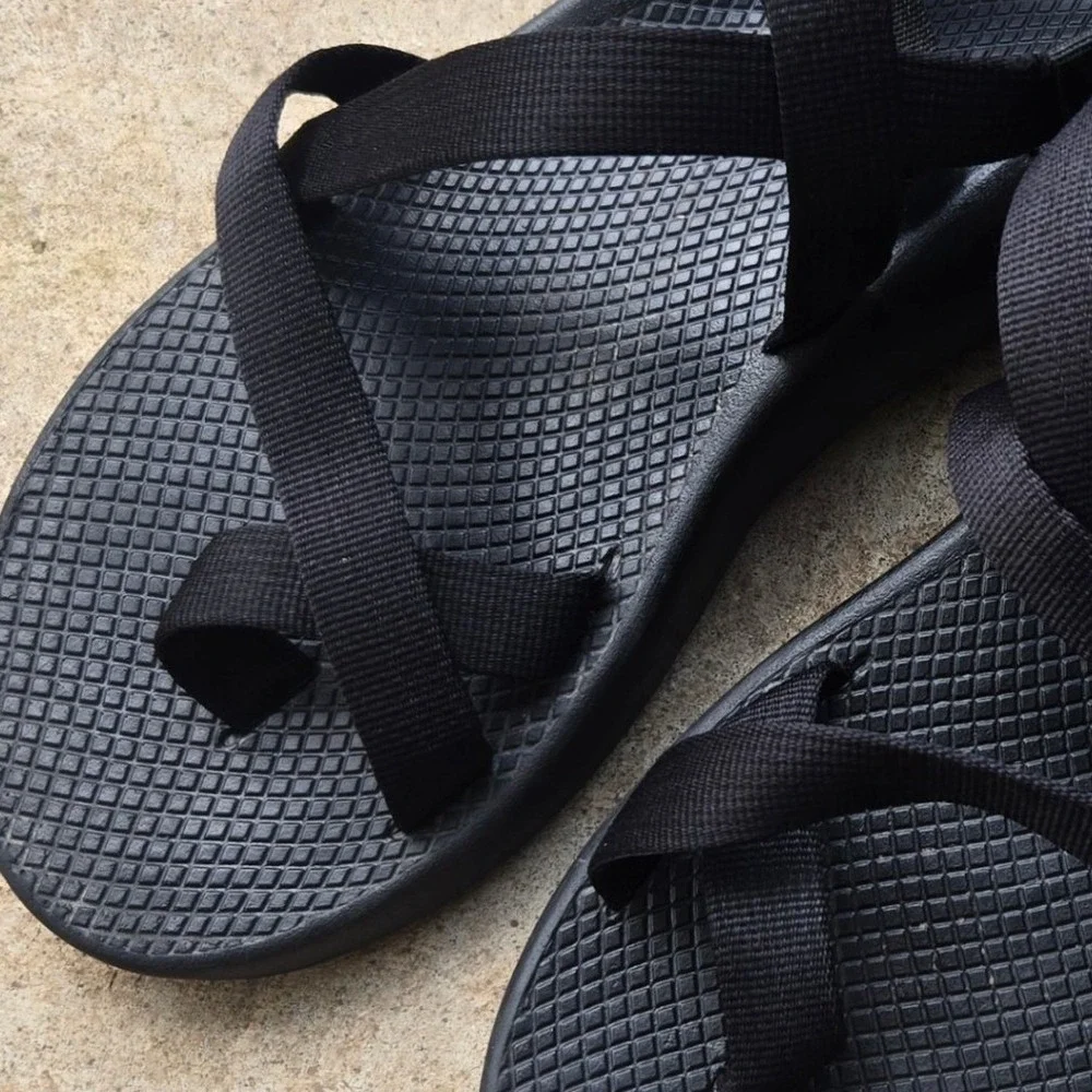 Chaco Z2 Classic Mens Sandals Black Athletic Hiking Water Shoes Toe Loop Size 10